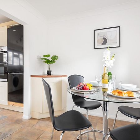 Kent Haven - 3 Bed House, Games Room And Parking Γκρέιβσεντ Εξωτερικό φωτογραφία
